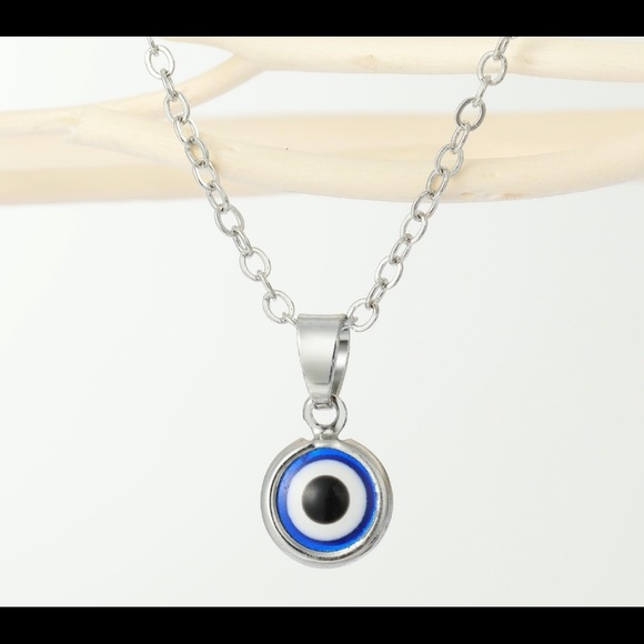 Evil eye necklace - Picture 7 of 8